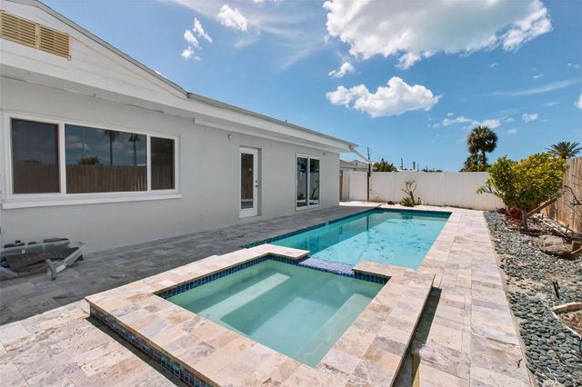 7919 CAUSEWAY BOULEVARD S, St Petersburg, FL 33707