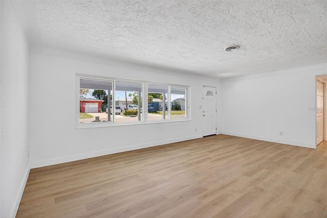 7919 CAUSEWAY BOULEVARD S, St Petersburg, FL 33707