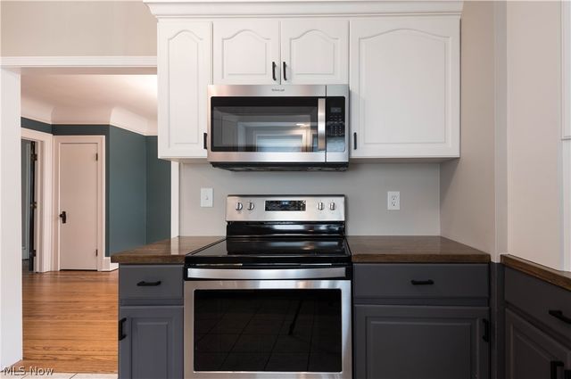 7003 Brecksville Road, Independence, OH 44131