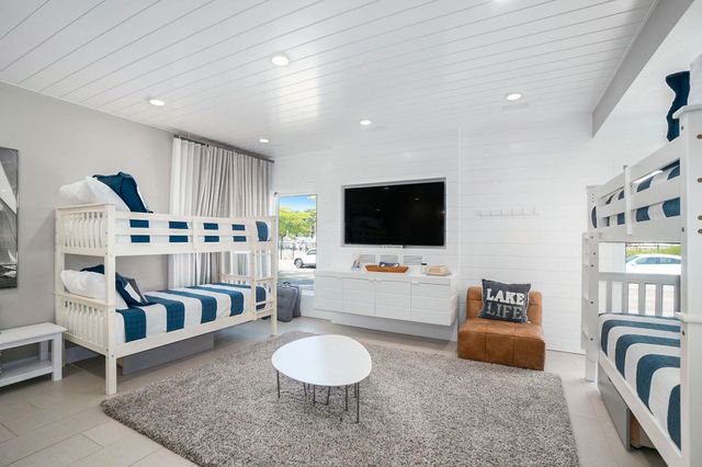 550 Williams Street, South Haven, MI 49090