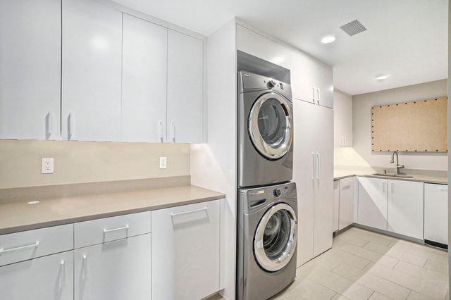 550 Williams Street, South Haven, MI 49090