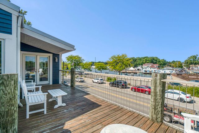 550 Williams Street, South Haven, MI 49090