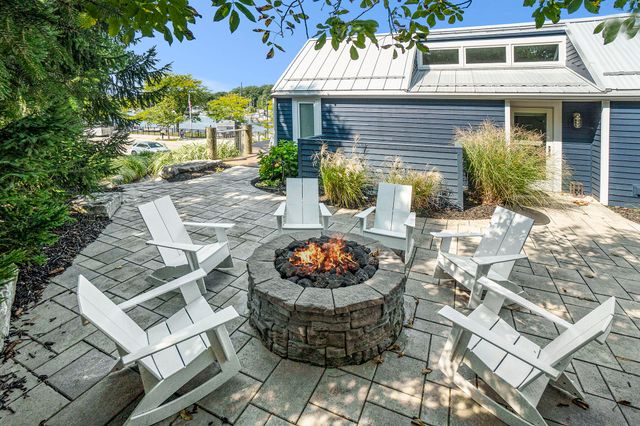 550 Williams Street, South Haven, MI 49090