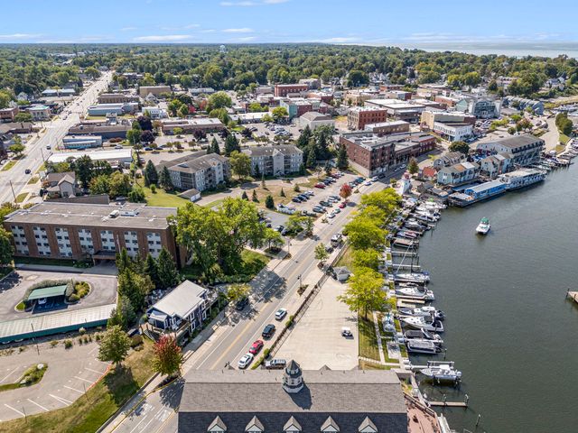 550 Williams Street, South Haven, MI 49090