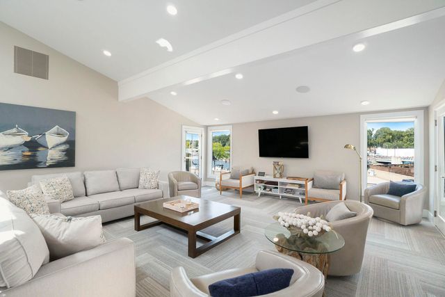 550 Williams Street, South Haven, MI 49090