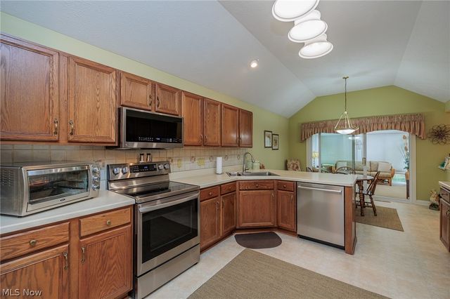 12168 Nutmeg Court, North Royalton, OH 44133