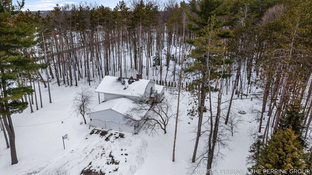 8930 Hanna Lake Avenue SE, Caledonia, MI 49316