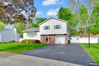 50 Arcadia Road, Pompton Lakes, NJ 07442