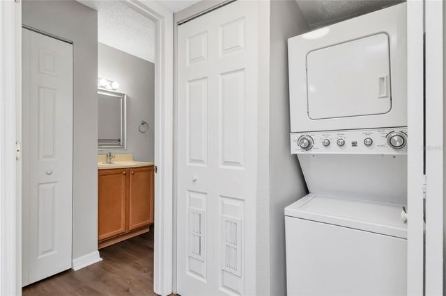 209 LAKE BROOK CIRCLE 102, Brandon, FL 33511