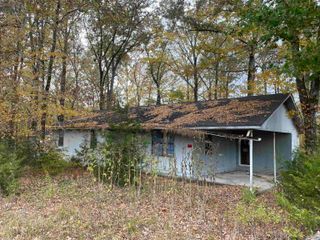 26455 128 HWY, Clifton, TN 38425