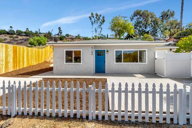 9188 Valencia St, Spring Valley, CA 91977