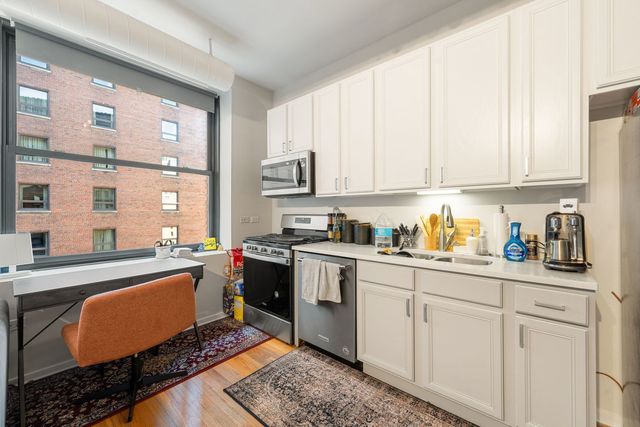 6 E Monroe Street 1403, Chicago, IL 60603