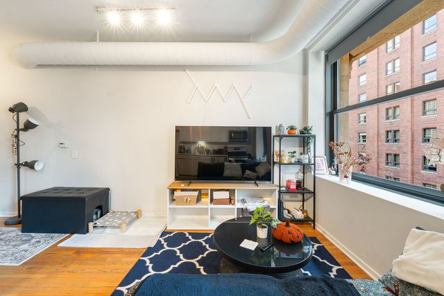 6 E Monroe Street 1403, Chicago, IL 60603