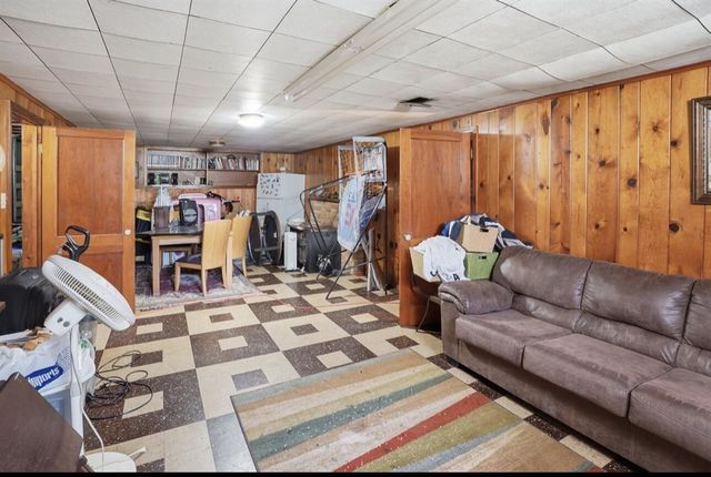 1443 Ogden Avenue, Benton Harbor, MI 49022