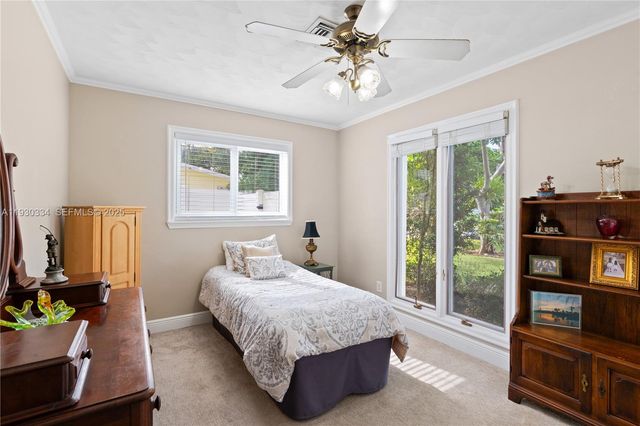 4800 NE 13th Ter, Oakland Park, FL 33334