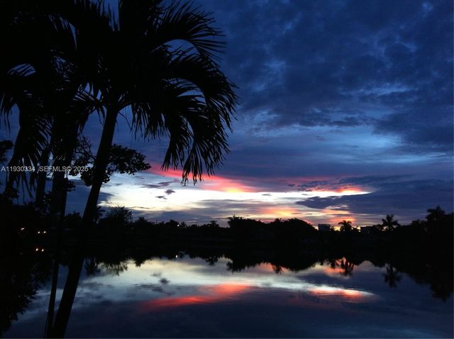 4800 NE 13th Ter, Oakland Park, FL 33334