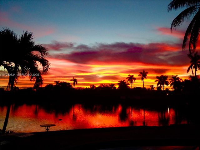 4800 NE 13th Ter, Oakland Park, FL 33334