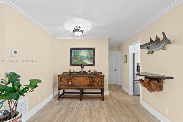 4800 NE 13th Ter, Oakland Park, FL 33334