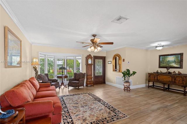 4800 NE 13th Ter, Oakland Park, FL 33334