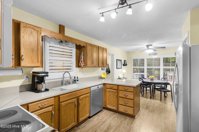 807 Thyme Court, New Bern, NC 28562