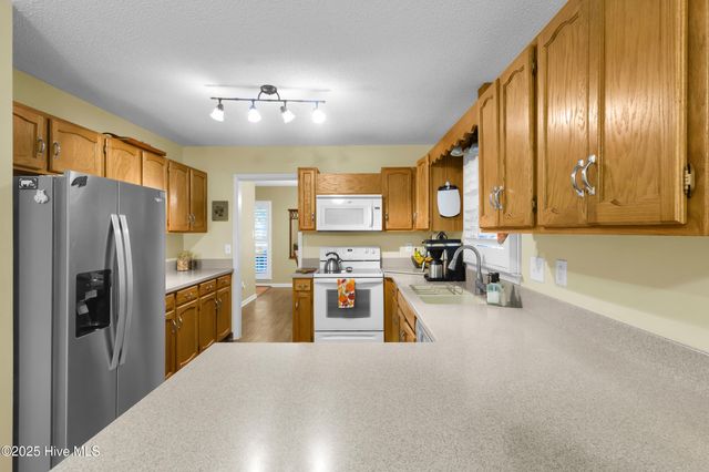 807 Thyme Court, New Bern, NC 28562