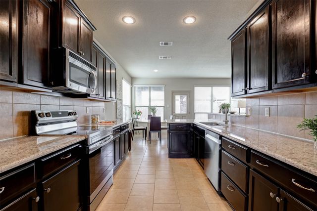 3945 Lazy River Ranch Road, Fort Worth, TX 76262