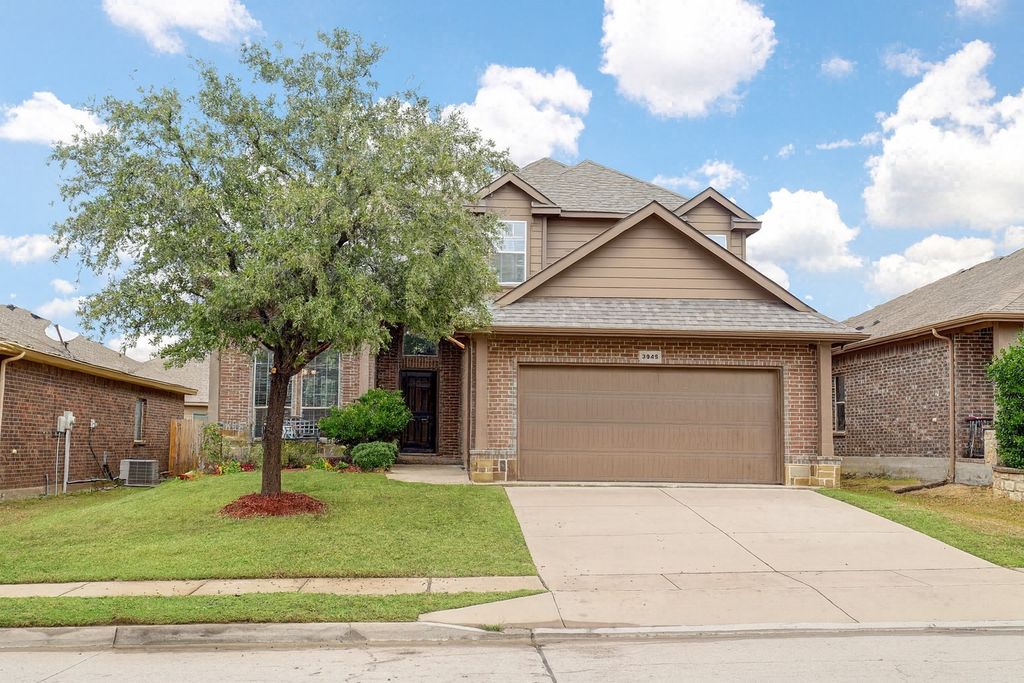 3945 Lazy River Ranch Road, Fort Worth, TX 76262