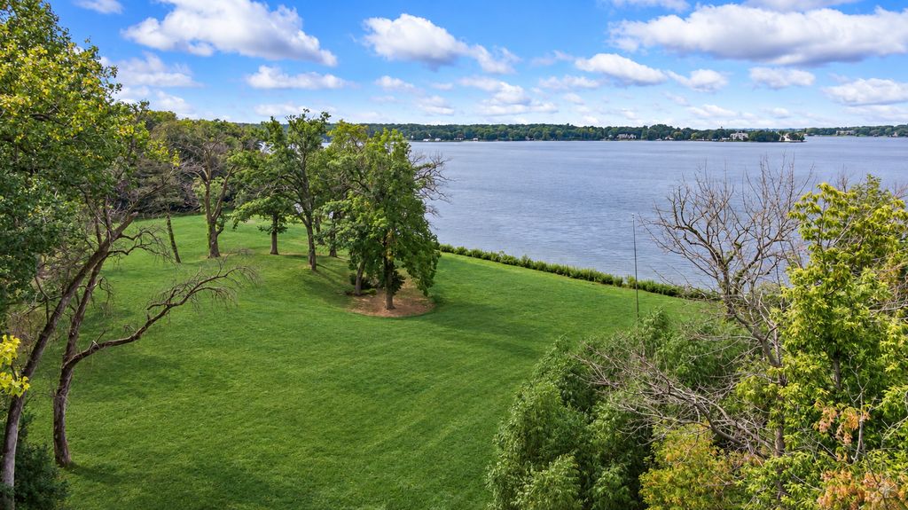 535 Bushaway Road, Wayzata, MN 55391 — exterior