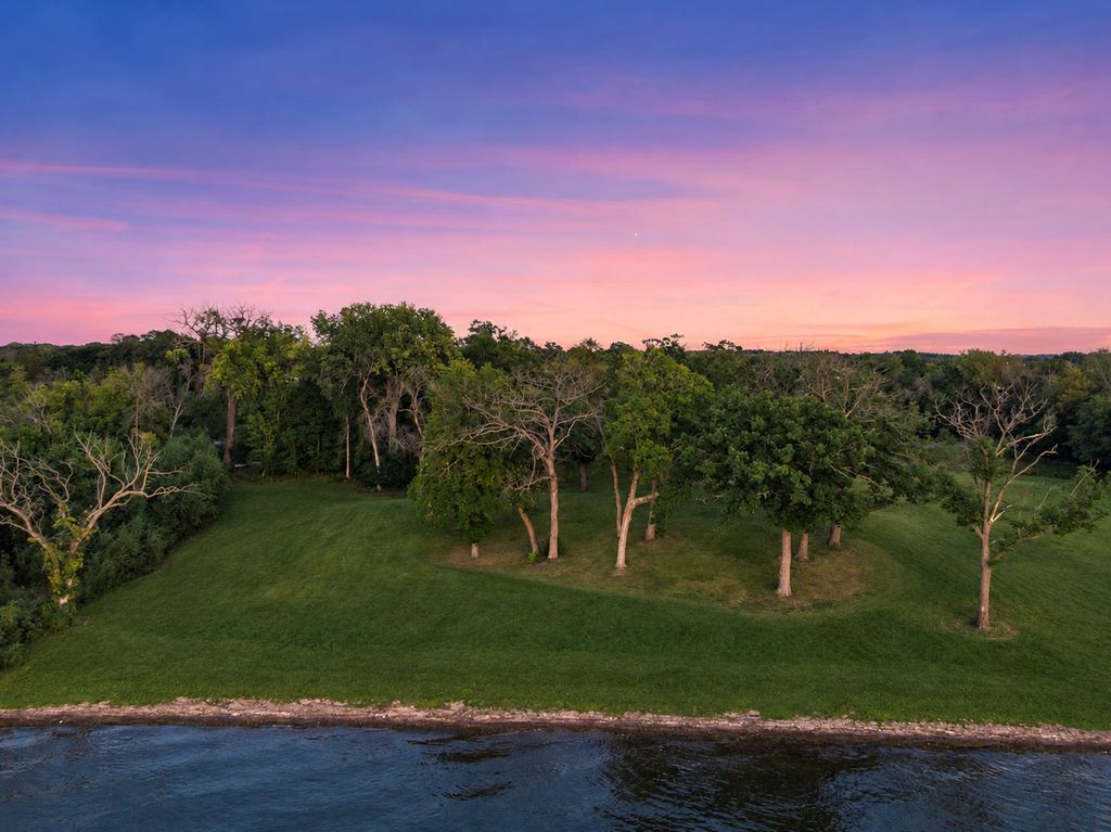 535 Bushaway Road, Wayzata, MN 55391 — photo 2