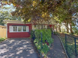 30 Oakwood Drive, Shirley, NY 11967