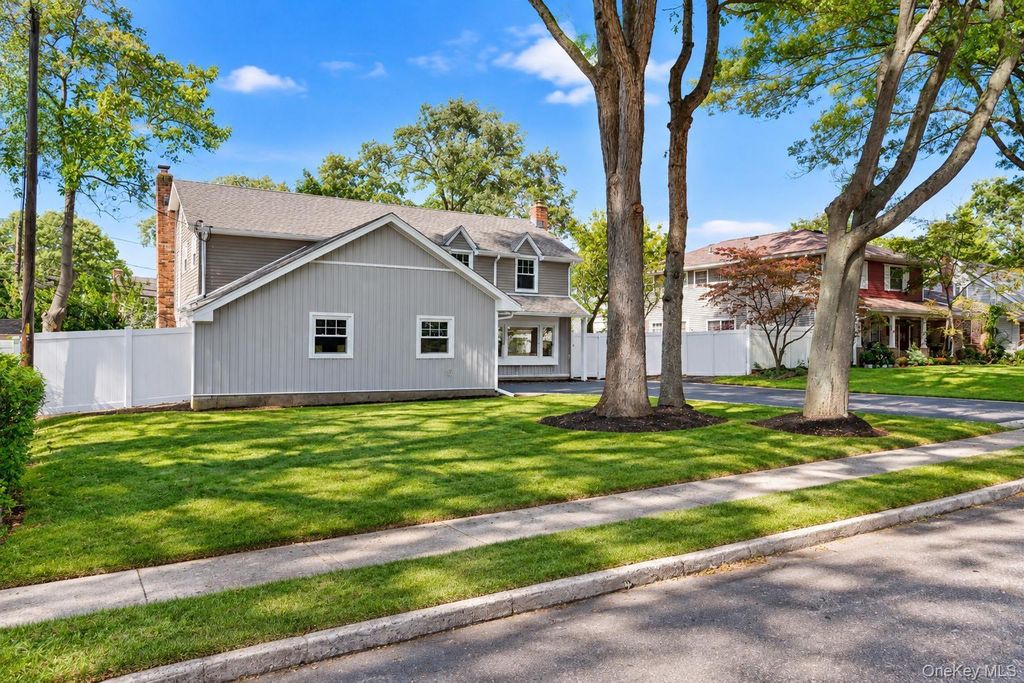 9 Sussex Lane, Lake Grove, NY 11755 — photo 3