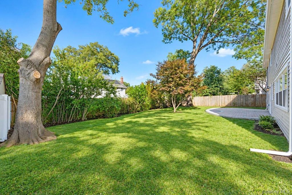 9 Sussex Lane, Lake Grove, NY 11755 — photo 4