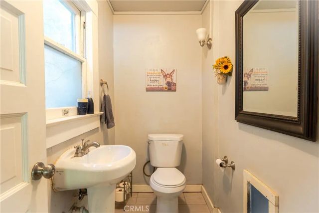 3463 E Kerckhoff, Fresno, CA 93702