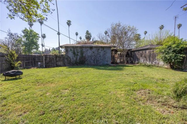 3463 E Kerckhoff, Fresno, CA 93702