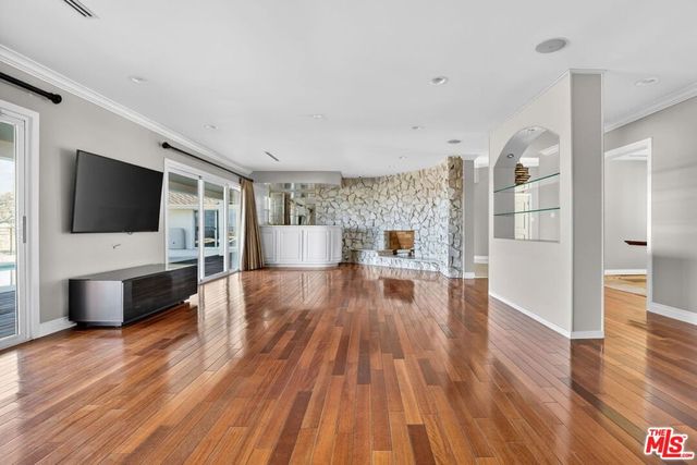 4186 Regal Oak Drive, Encino, CA 91436