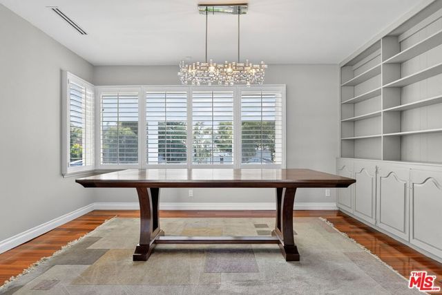 4186 Regal Oak Drive, Encino, CA 91436