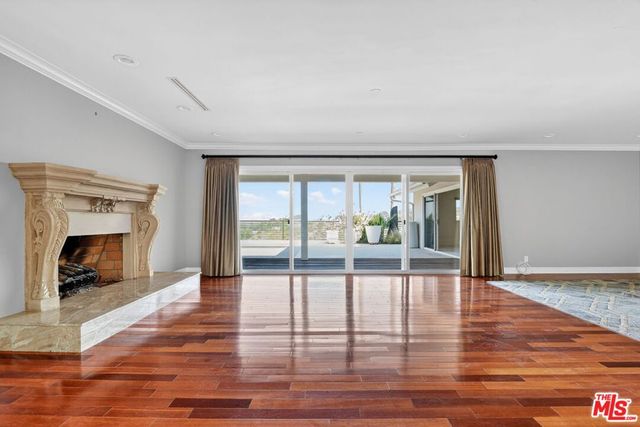 4186 Regal Oak Drive, Encino, CA 91436