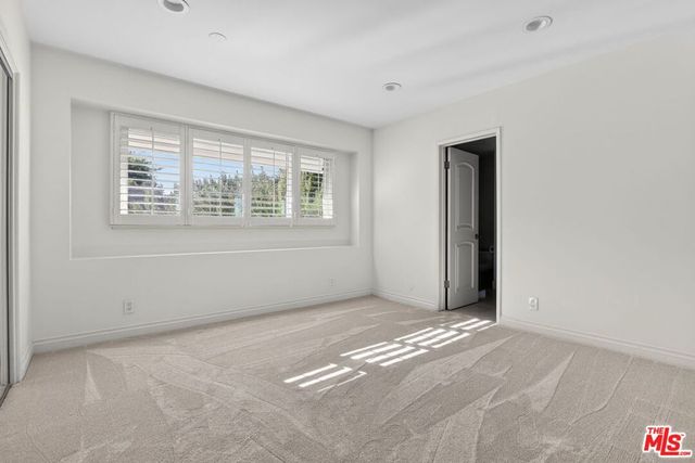 4186 Regal Oak Drive, Encino, CA 91436