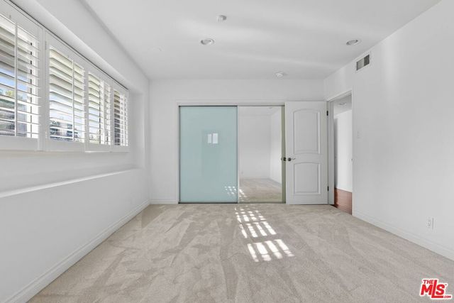 4186 Regal Oak Drive, Encino, CA 91436