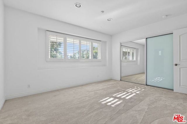 4186 Regal Oak Drive, Encino, CA 91436