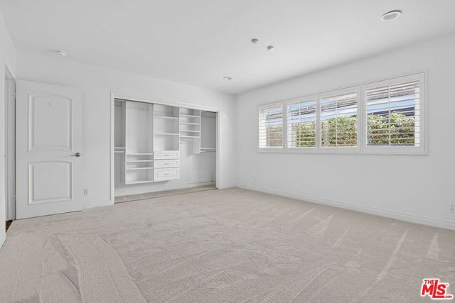 4186 Regal Oak Drive, Encino, CA 91436