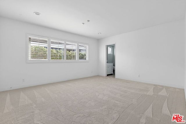 4186 Regal Oak Drive, Encino, CA 91436