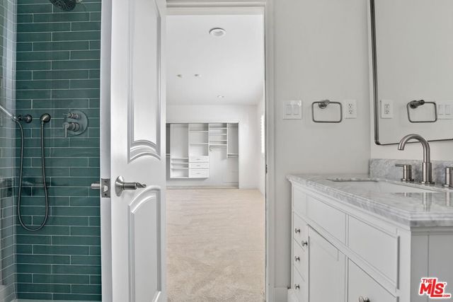 4186 Regal Oak Drive, Encino, CA 91436