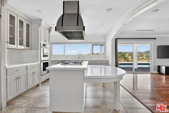4186 Regal Oak Drive, Encino, CA 91436