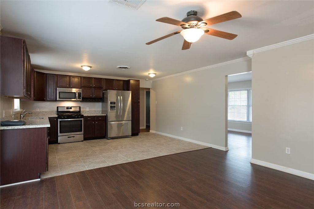 906 Lazy Lane, Bryan, TX 77802 — photo 3