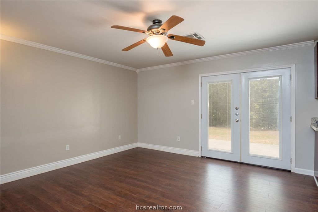 906 Lazy Lane, Bryan, TX 77802 — photo 4