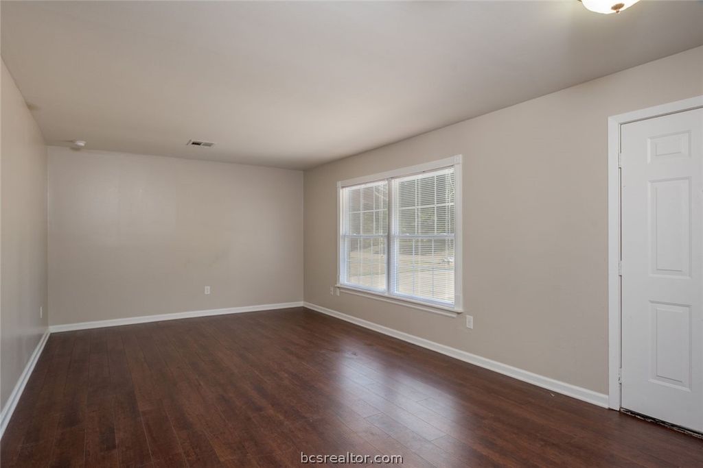 906 Lazy Lane, Bryan, TX 77802 — photo 5