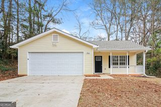 5862 Homestead Circle, Rex, GA 30273