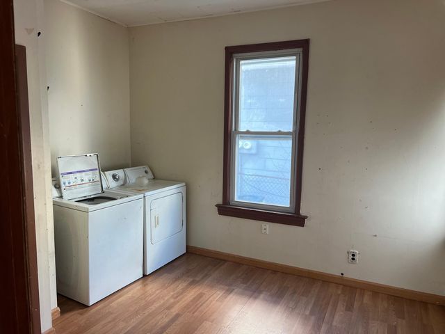 1069 Earl Street, Saint Paul, MN 55106