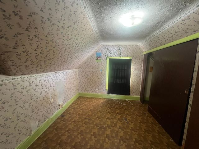 1069 Earl Street, Saint Paul, MN 55106